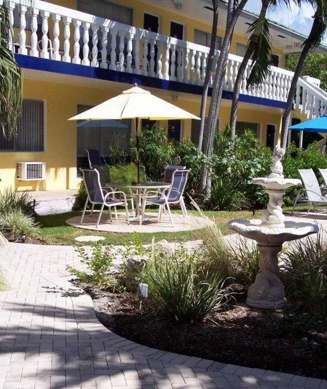 Hotel Cheston House - Clothing Optional All Male