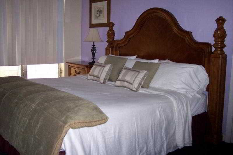 Cheston House - Clothing Optional All Male